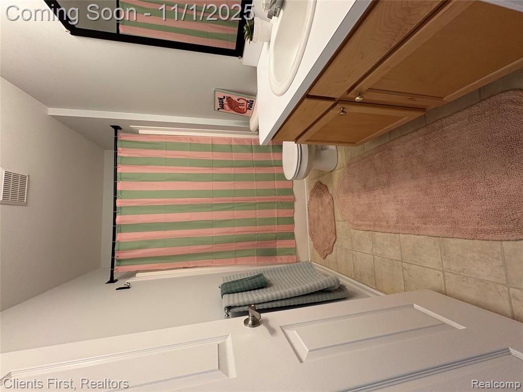 7244 Maplelawn Drive, Ypsilanti, MI 48197 — Photo 27
