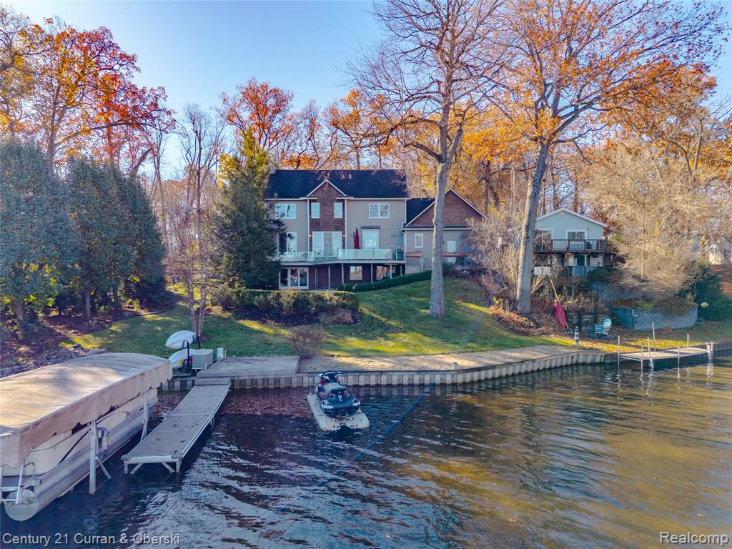8308 Peninsular Drive, Fenton, MI 48430 — Photo 49