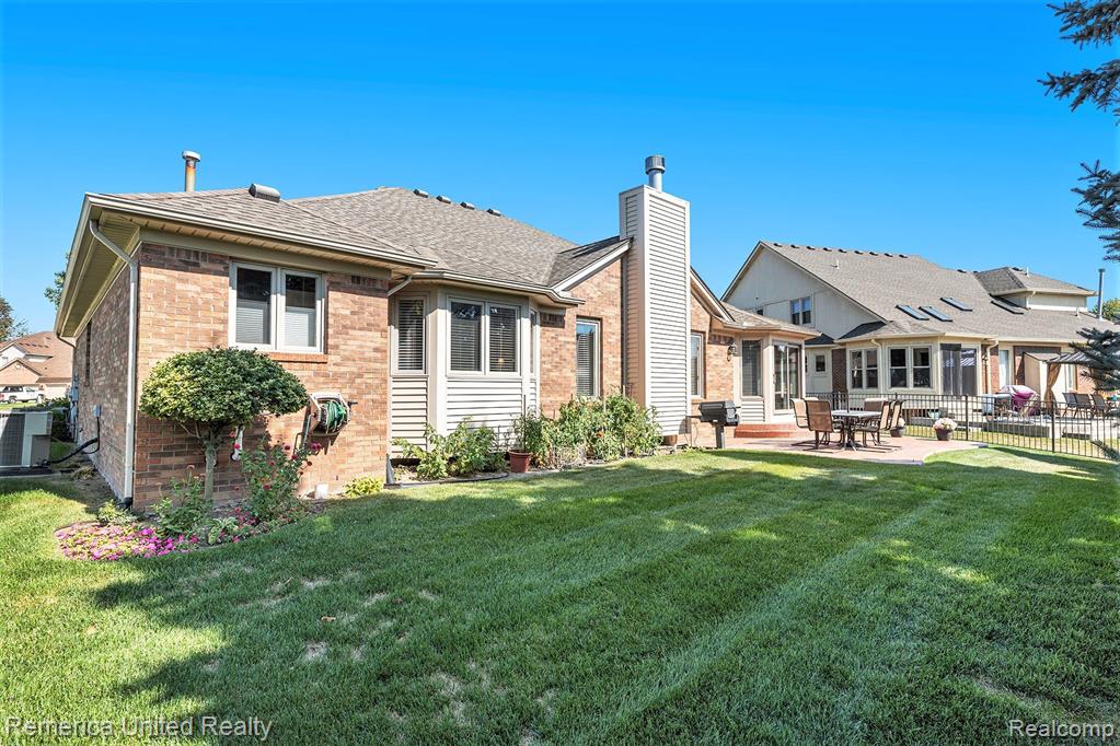 49345 Dunhill Drive, Macomb, MI 48044 — Photo 26