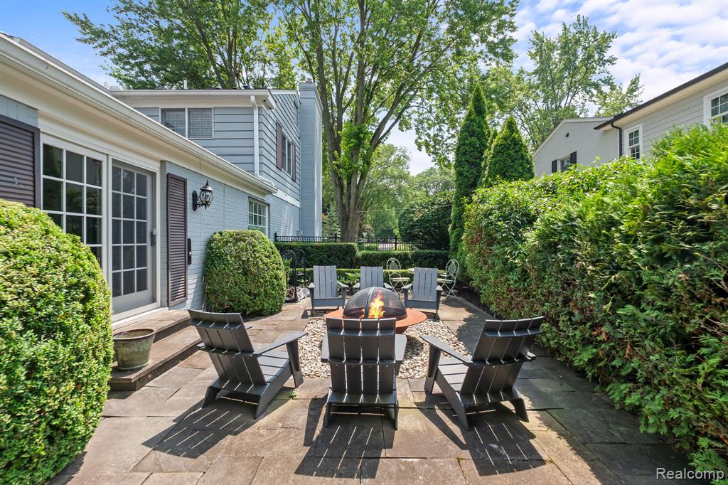3390 Burning Bush Road, Bloomfield Hills, MI 48301 — Photo 49