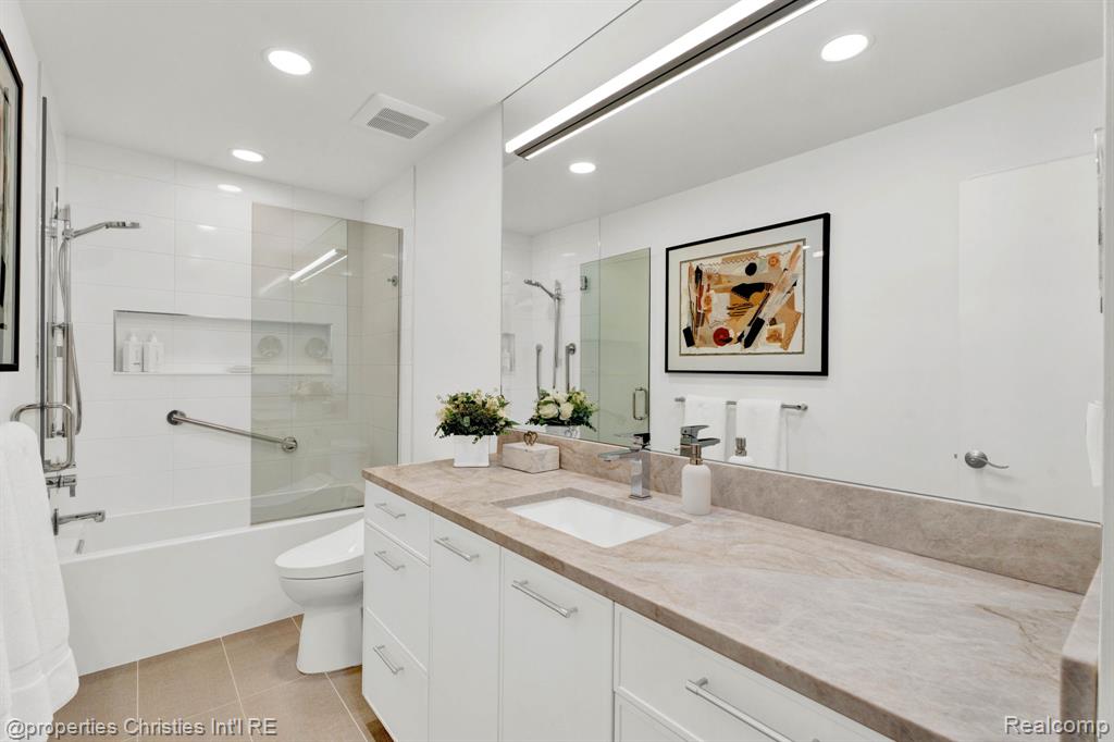 22211 Village Pines Drive, Beverly Hills, MI 48025 — Photo 28
