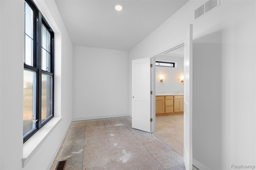 8981 Acacia Trail, Pinckney, MI 48169 — Photo 18