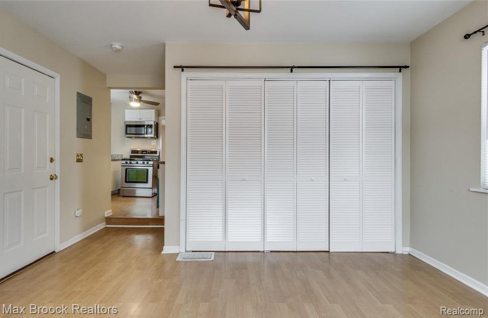 65 Maplefield Road, Pleasant Ridge, MI — Photo 3