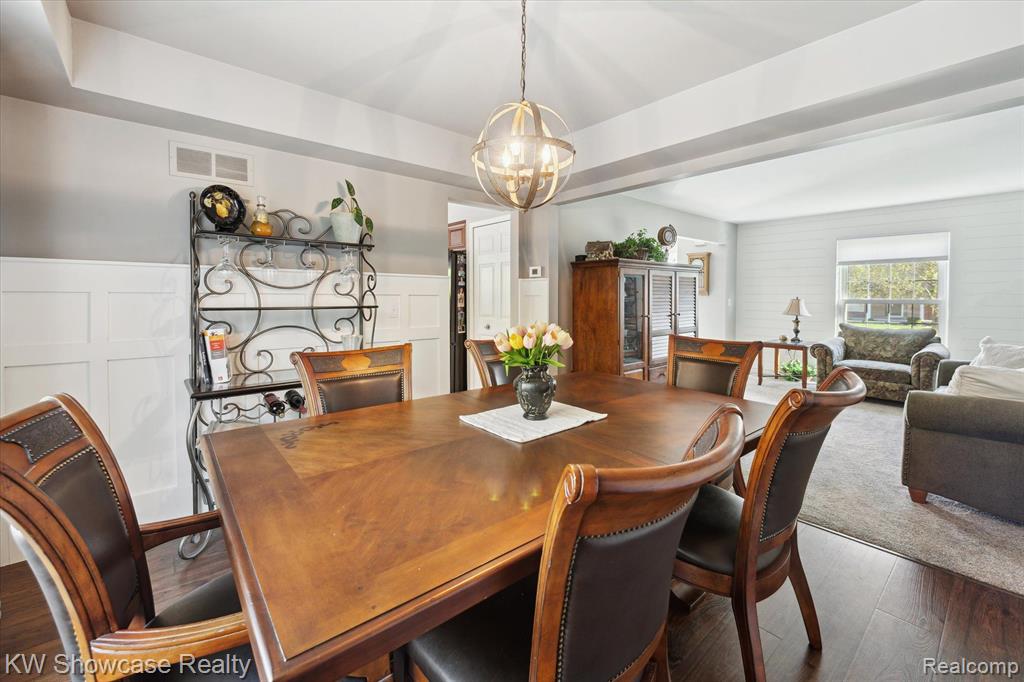 870 Chatham Drive, Milford, MI 48381 — Photo 13