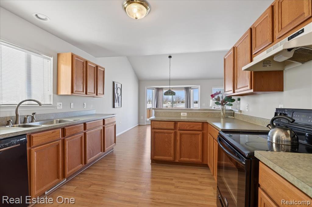 460 Golf Villa Drive, 9, Oxford, MI 48371 — Photo 17