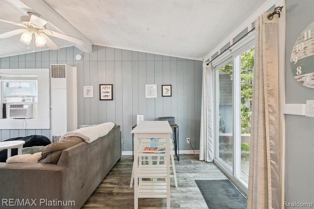 11181 W FERNDALE Drive, Manitou Beach, MI 49253 — Photo 5
