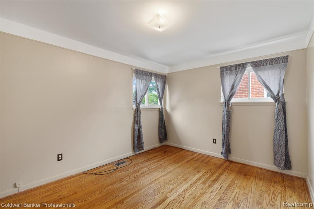 8536 Blackburn Drive, Westland, MI — Photo 13