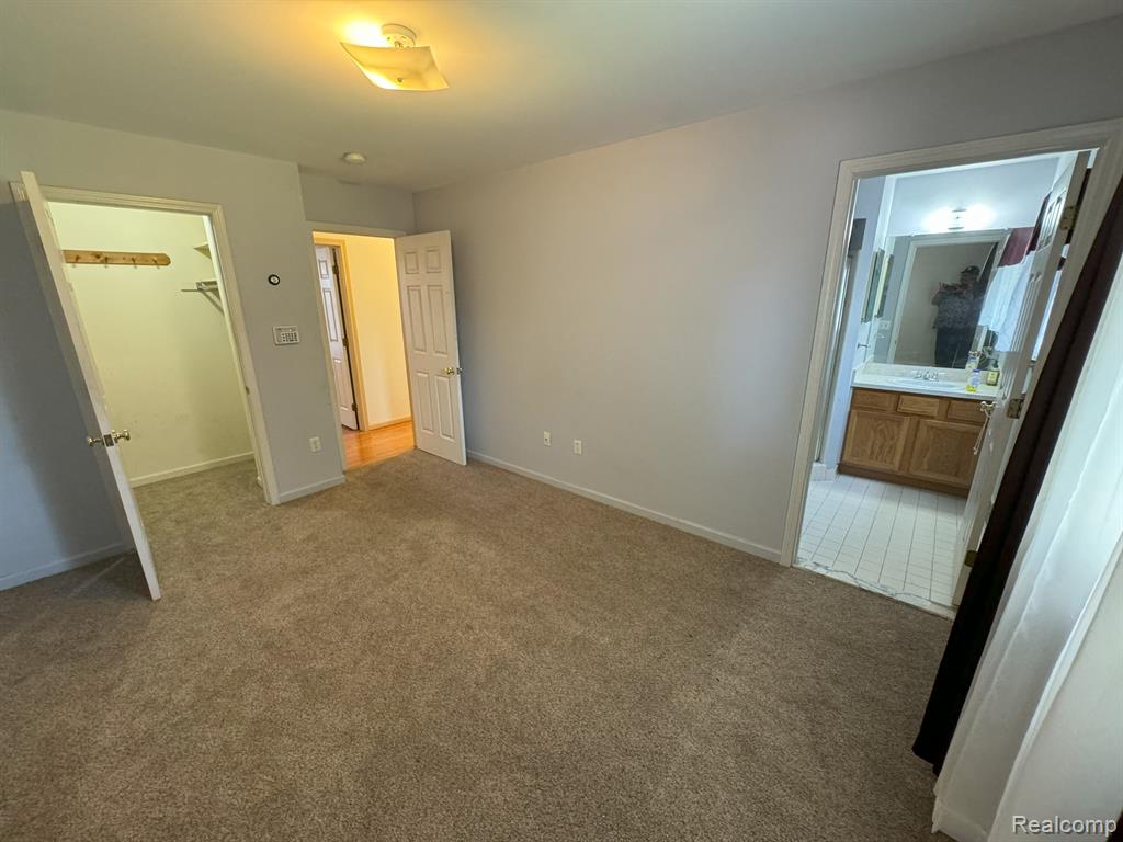 490 MOONLIGHT Drive, Pontiac, MI 48340 — Photo 18