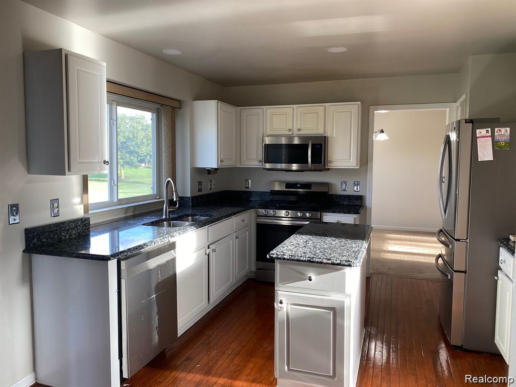 4762 Sherwood Circle, Canton, MI 48188 — Photo 4