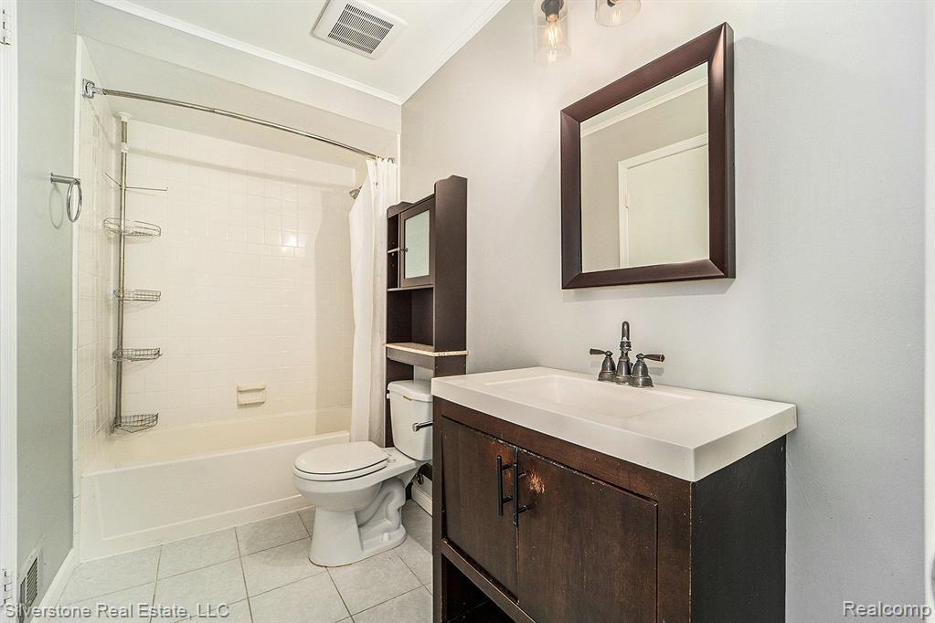 804 DICKSON Lane, Rochester Hills, MI 48307 — Photo 15