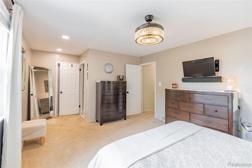 8095 Colony Drive, 22, Grosse Ile, MI 48138 — Photo 17