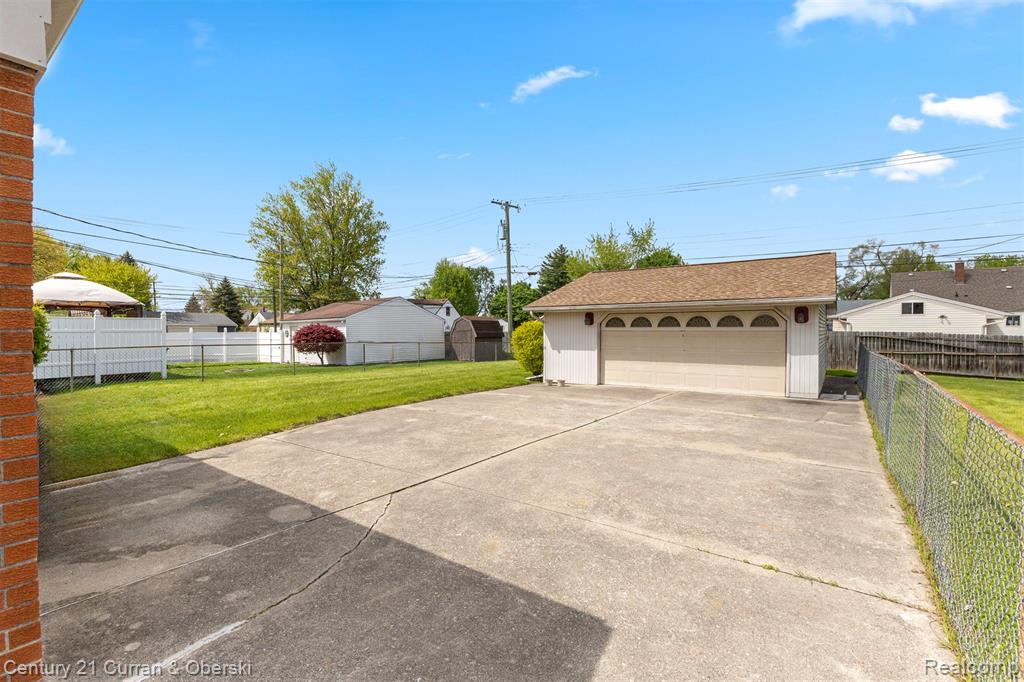 7011 Helen Street, Garden City, MI — Photo 26