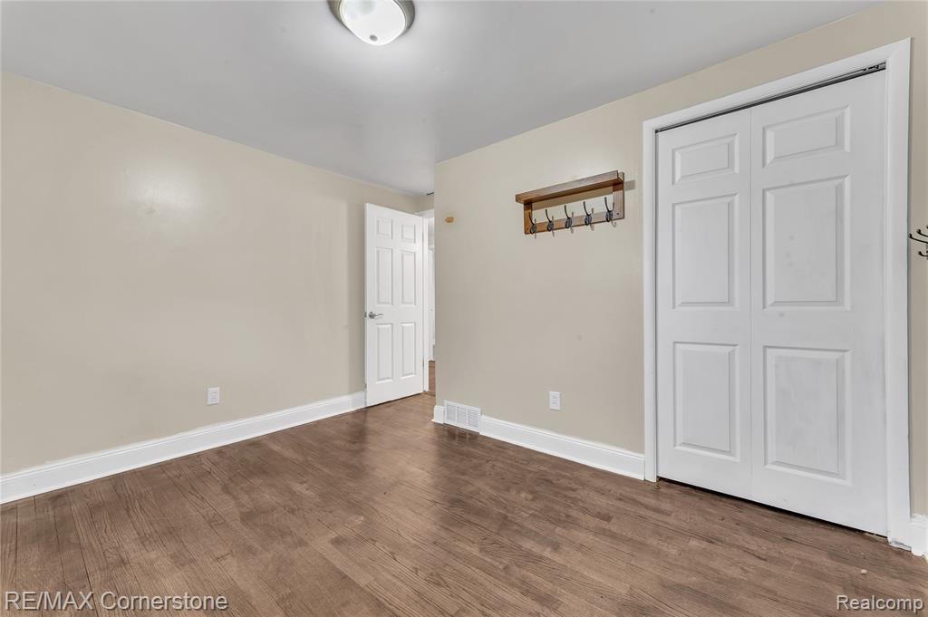 6797 Chirrewa Street, Westland, MI — Photo 14