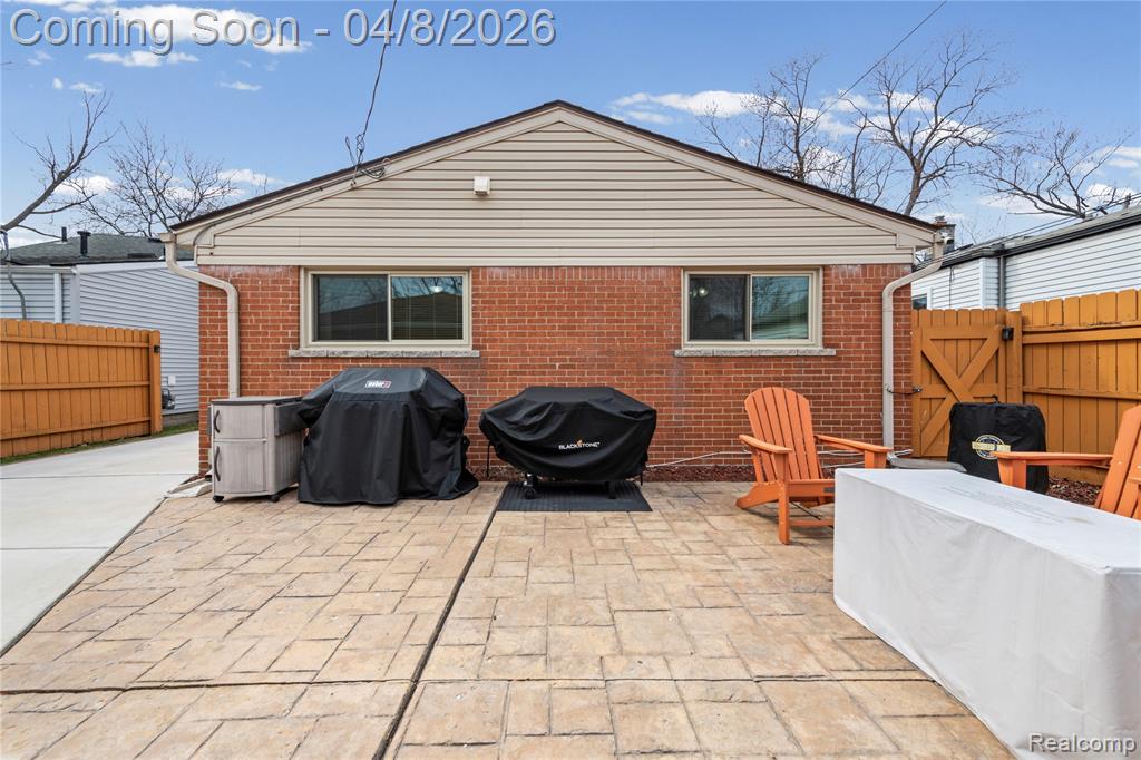 4685 Universal Street, Dearborn Heights, MI 48125 — Photo 31