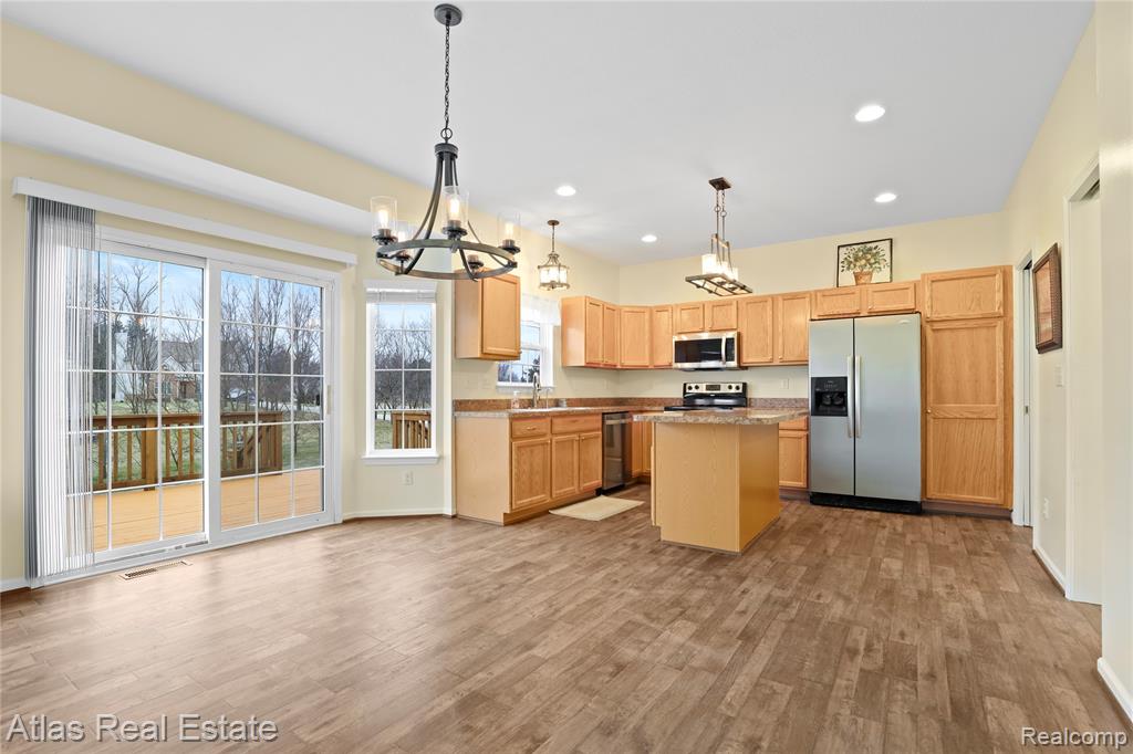 4028 Grand Oaks Court, Burton, MI 48519 — Photo 16