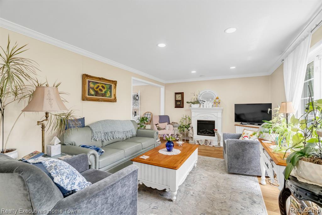 5938 Avalon Circle, Lexington, MI 48450 — Photo 3