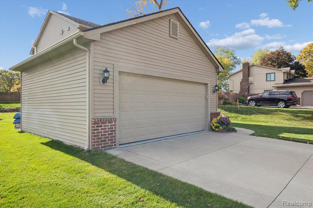 7799 Rampart Trail, Waterford, MI 48327 — Photo 2