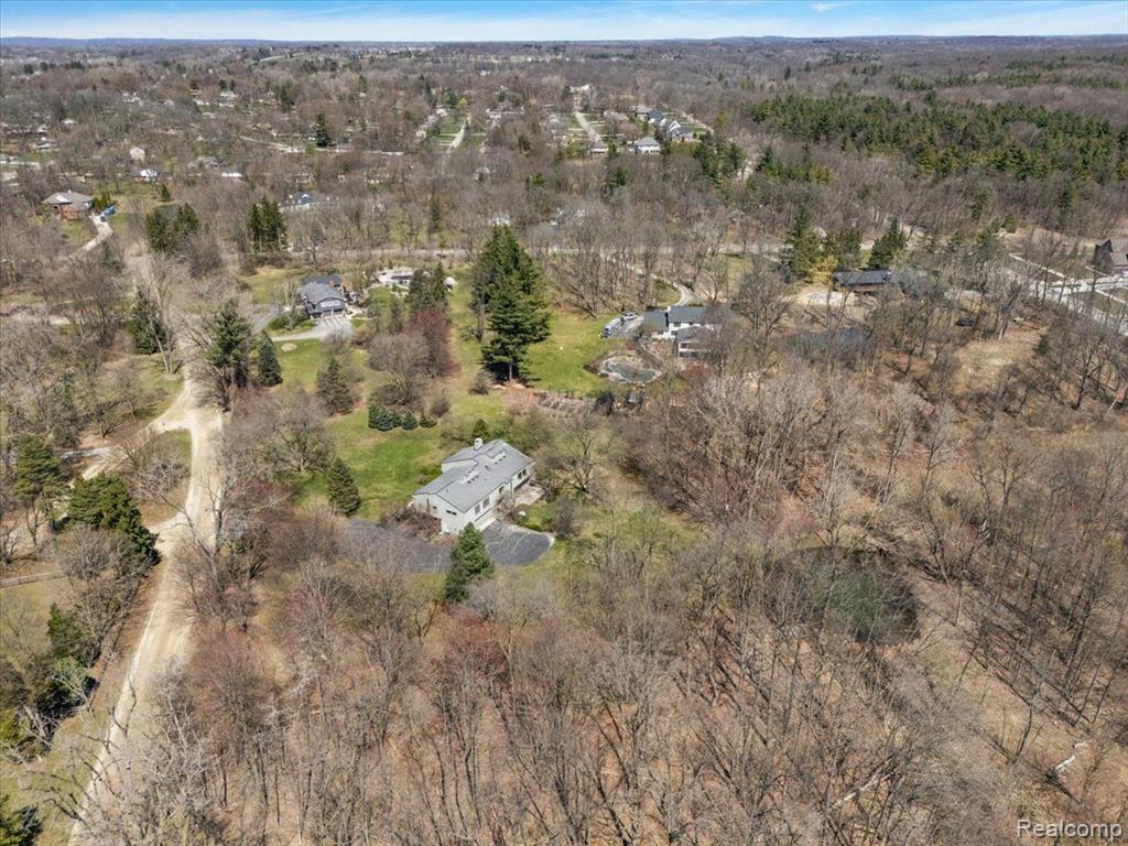 6145 BLUE BEECH Road, Rochester Hills, MI 48306 — Photo 55
