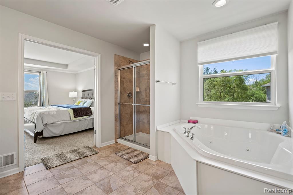 4562 Cloverdale Court, Lake Orion, MI — Photo 42