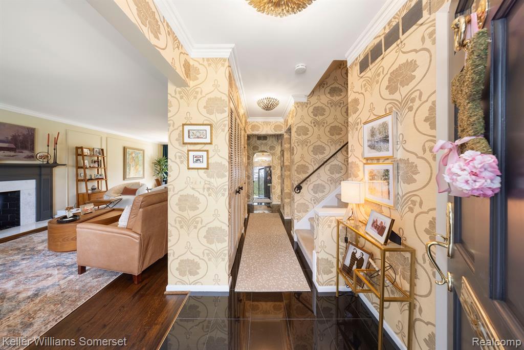 839 COOK Road, Grosse Pointe Woods, MI 48236 — Photo 6
