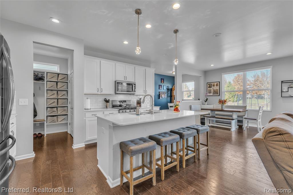 49720 Shoreline Drive, Canton, MI 48187 — Photo 27