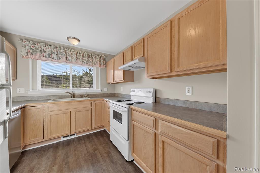 4003 Murray Street, Grand Blanc, MI 48439 — Photo 15
