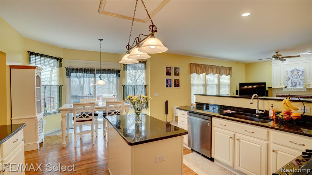 9170 Liverpool Court, Grand Blanc, MI 48439 — Photo 11