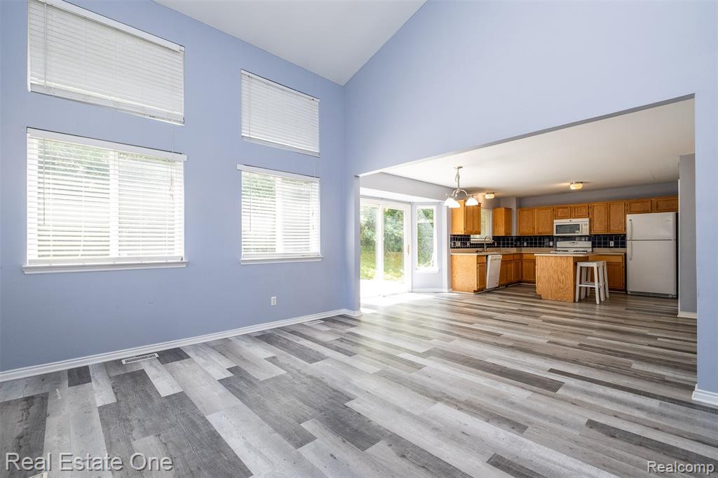 434 Converse Court, Lake Orion, MI 48362 — Photo 12