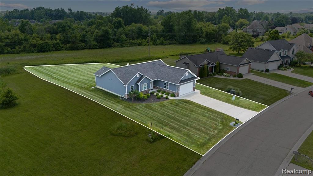 5606 Chatham Lane, Grand Blanc, MI 48439 — Photo 49