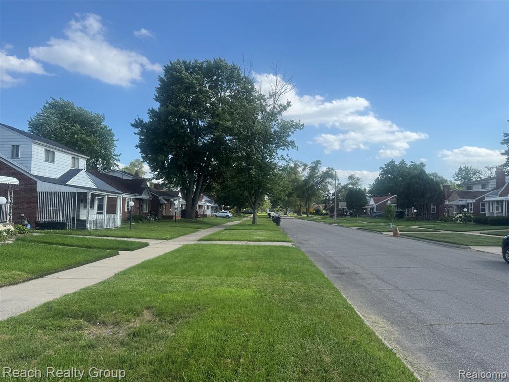 18312 Harlow Street - Photo 3
