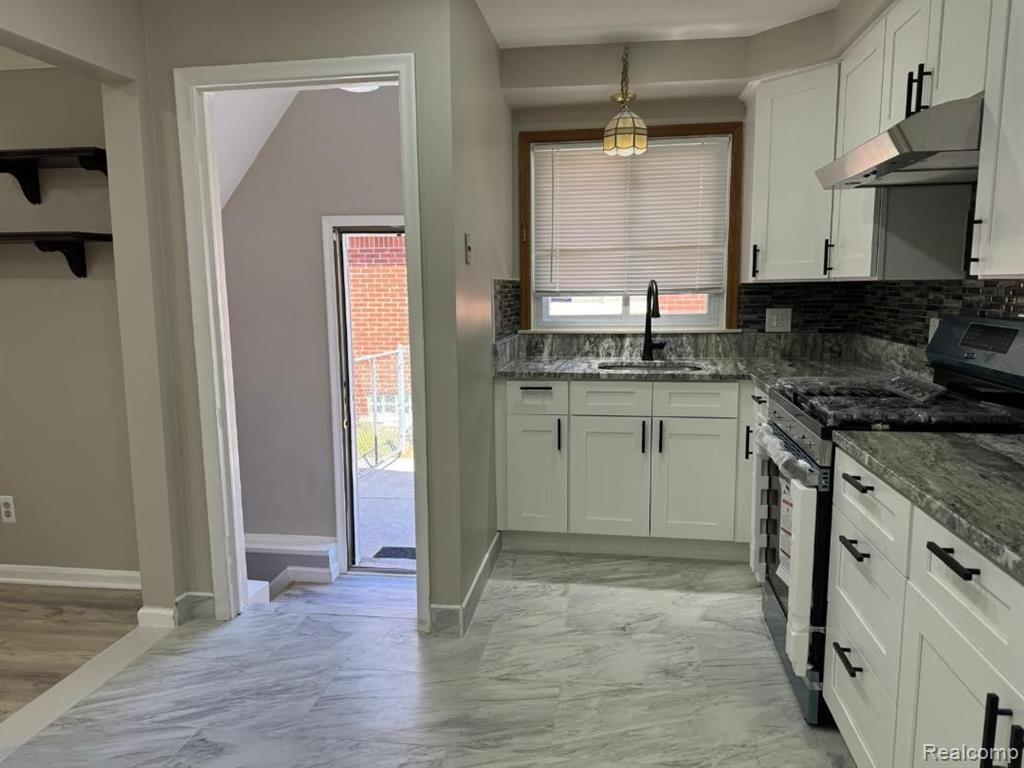 6630 NORBORNE Avenue, Dearborn Heights, MI 48127 — Photo 16