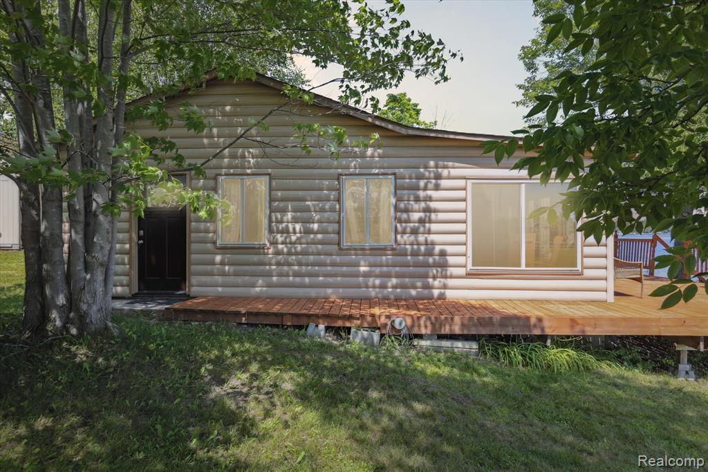 5020 Main Street, MI — Photo 7