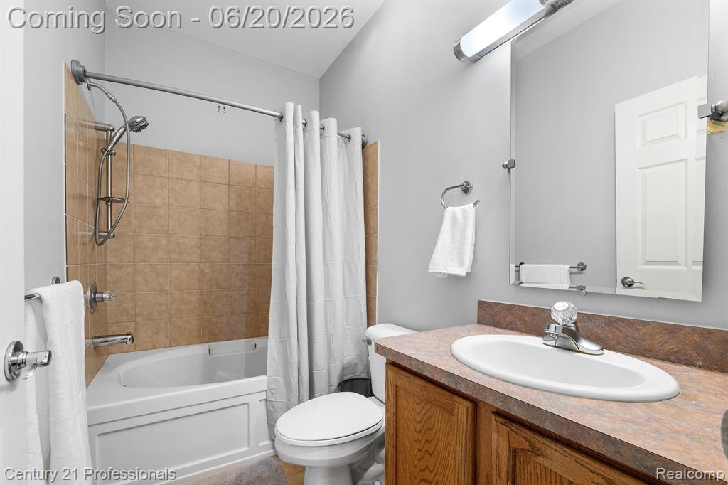 3305 Grove Lane, Auburn Hills, MI 48326 — Photo 24