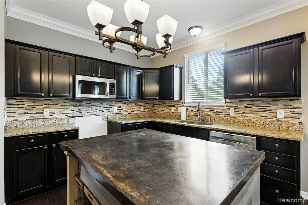 50219 Cheltenham Drive, Macomb, MI 48044 — Photo 7