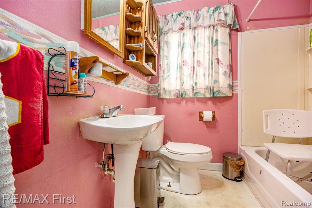 5670 WILLIAMS Street, Dearborn Heights, MI 48125 — Photo 8