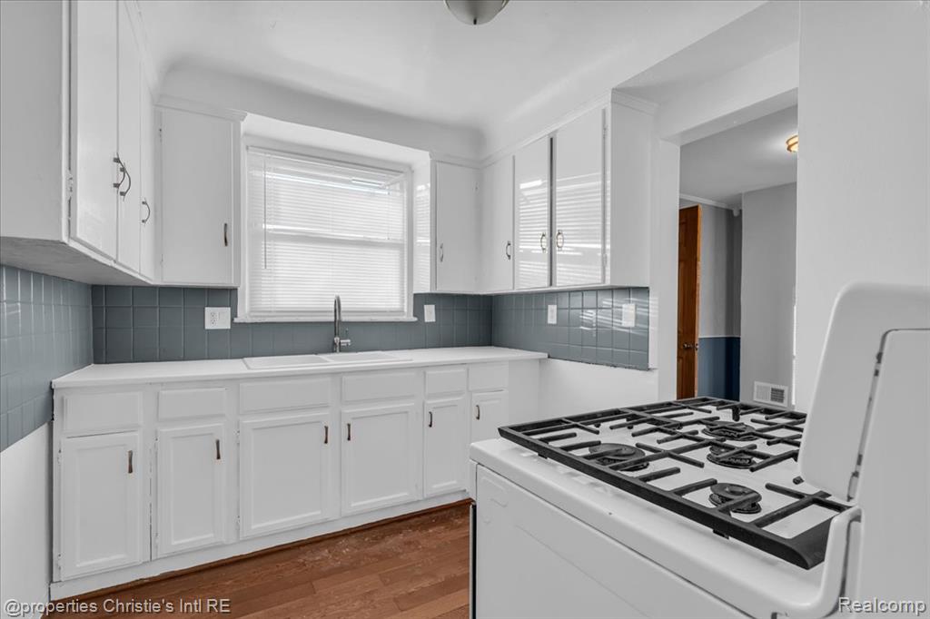 15751 Vaughan Street, Detroit, MI 48223 — Photo 9