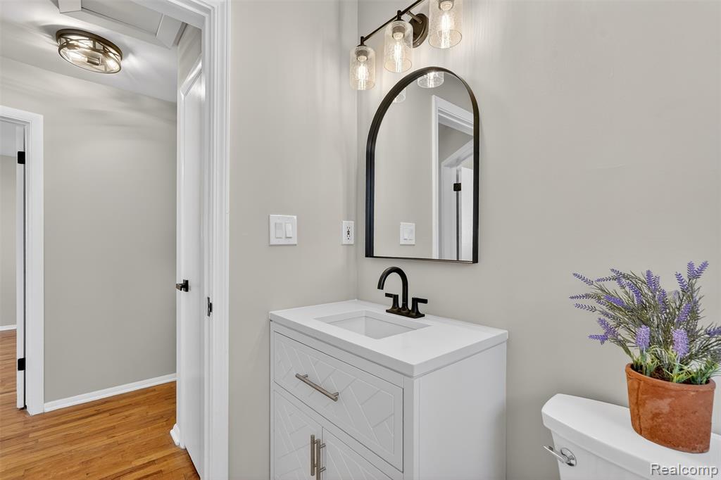735 Elmwood Drive, Fenton, MI 48430 — Photo 3