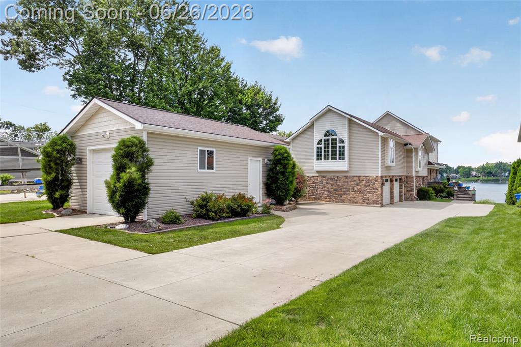 3160 Lexington Road, Waterford, MI 48328 — Photo 31