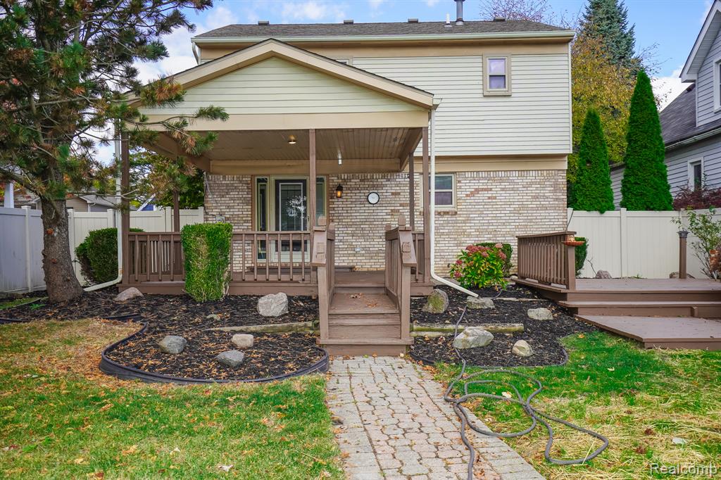 547 Orchard Street, Wyandotte, MI 48192 — Photo 3