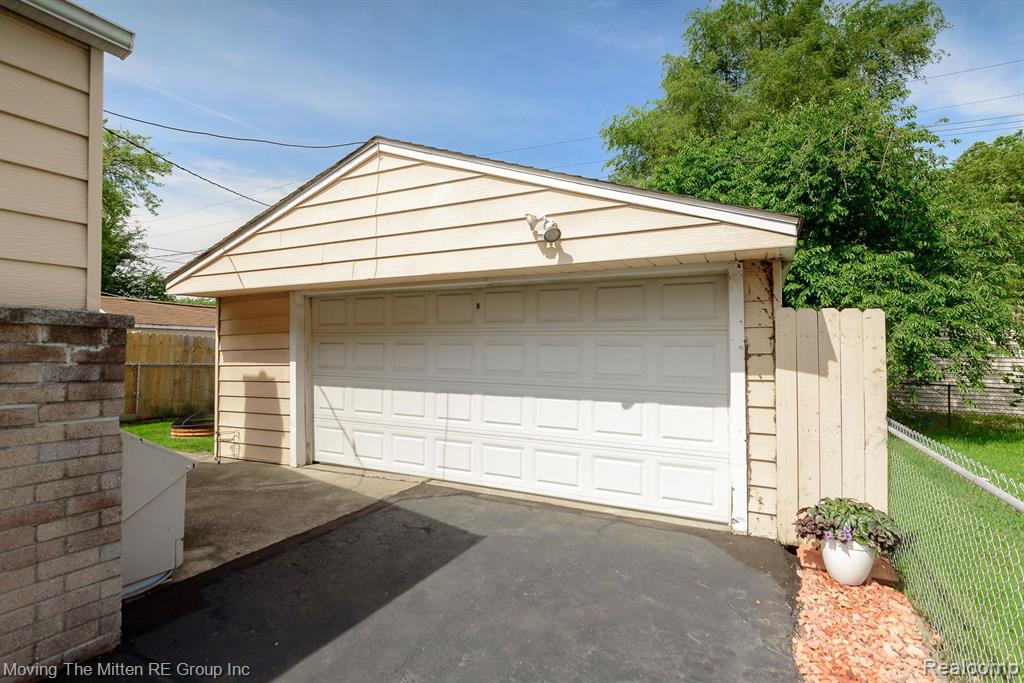 7260 MORTENVIEW Drive, Taylor, MI 48180 — Photo 32