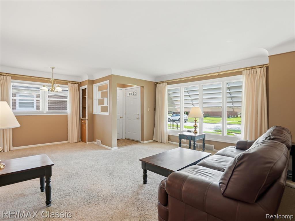 9116 Tecumseh Avenue, Redford, MI 48239 — Photo 5