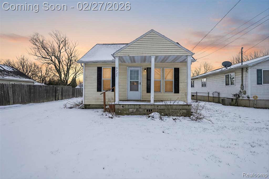 5227 Dania Street, Flint, MI 48532 — front exterior