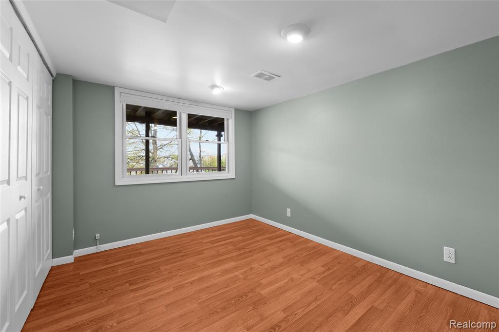 235 INDIANWOOD Road, Lake Orion, MI 48362 — Photo 18