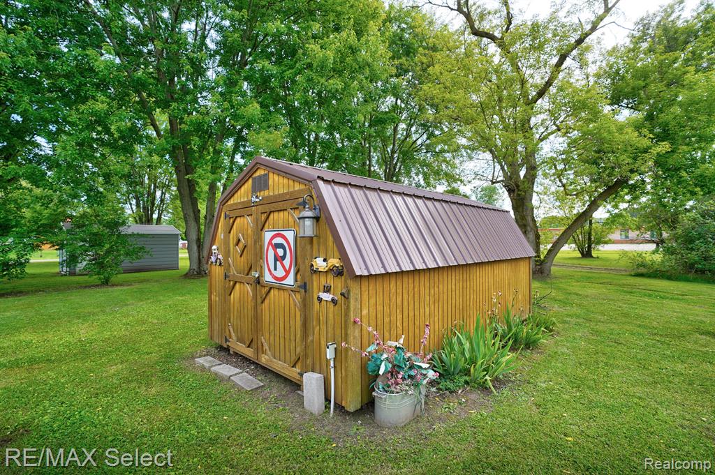 205 N Jefferson Street, Otisville, MI 48463 — Photo 9
