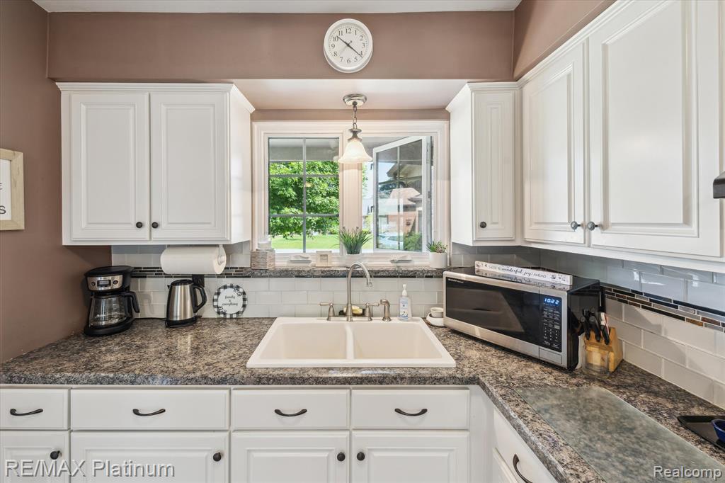 12132 Lexington Drive, 2, South Lyon, MI 48178 — Photo 10