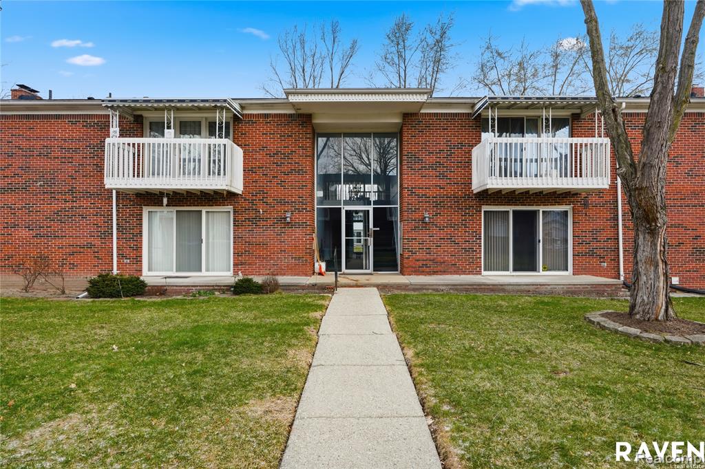 42450 Sheldon Place, 212, Clinton Twp, MI 48038 — Photo 26