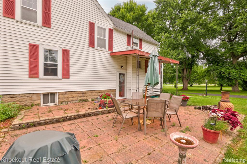 6814 Curtis Road, Bridgeport, MI 48722 — Photo 32