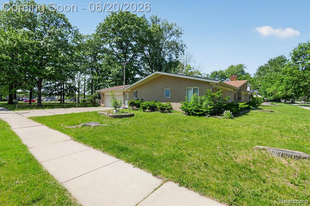 28013 Roan Drive, Warren, MI 48093 — Photo 4