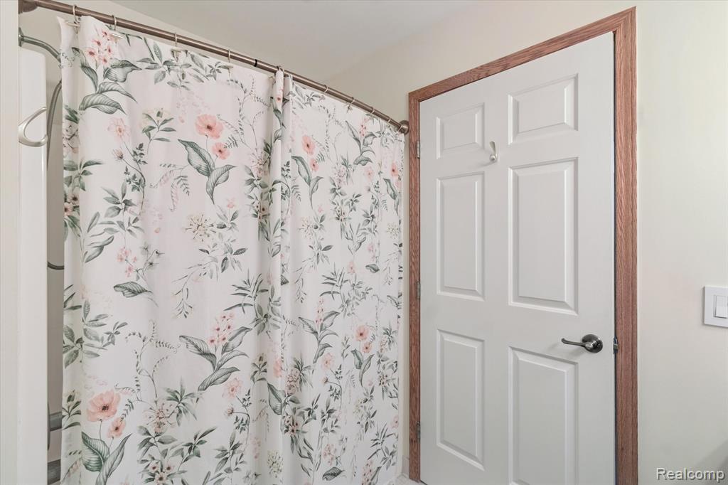 935 Mildred J Court, Brighton, MI 48116 — Photo 20
