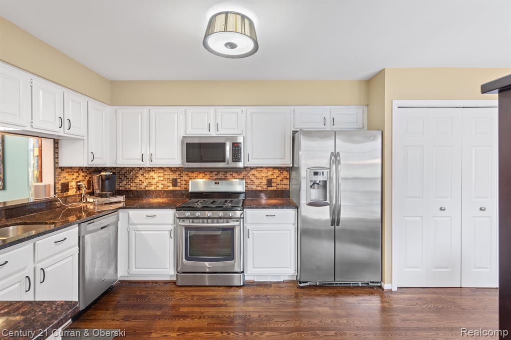 39566 VILLAGE RUN Drive, Northville, MI 48168 — Photo 12